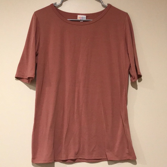 LuLaRoe Tops - Lularoe Gigi Top